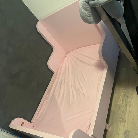 Rosa IKEA busunge vokseseng + madrass og beskyttelse