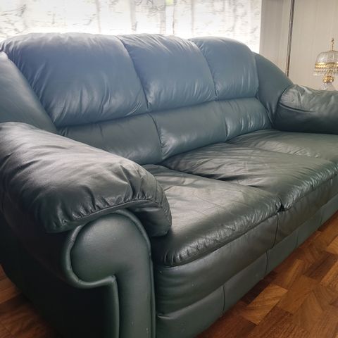 3-seters sofa i mørkegrønt skinn