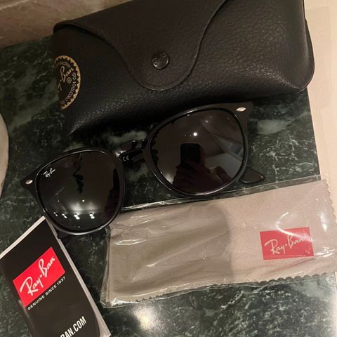 Nye RayBan 4259 black