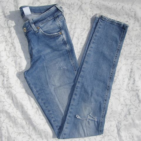 H&M &Denim Super Skinny jeans merkestr W28 L32 (liten, mer som W26)