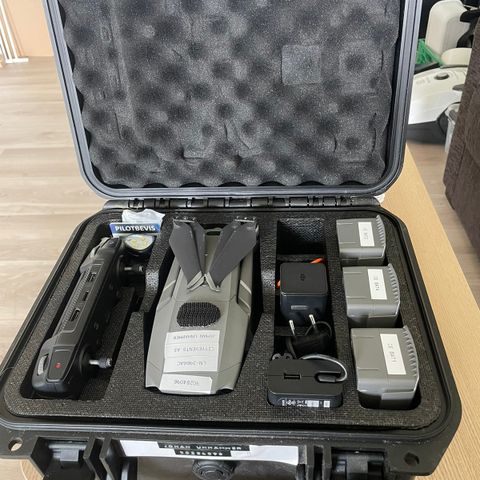 Dji Mavic 2 Zoom med Smartkontroller og pelicase