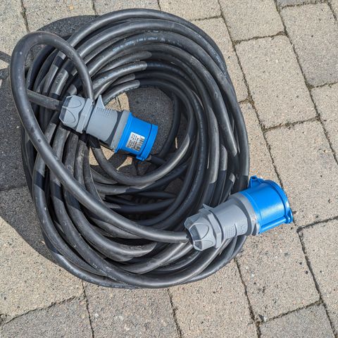 Strøm kabel 32 A  på 25 meter selges rimelig