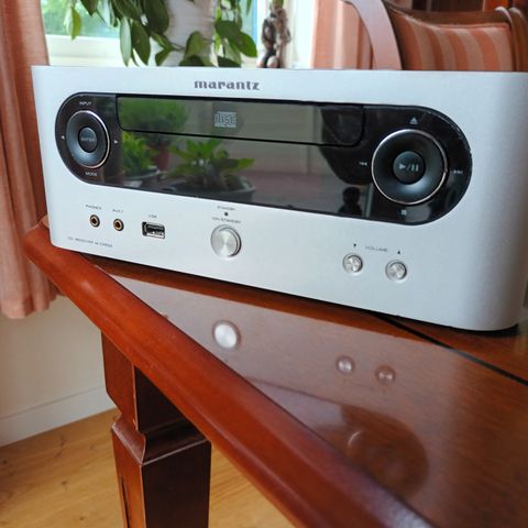 Marantz M-CR502.