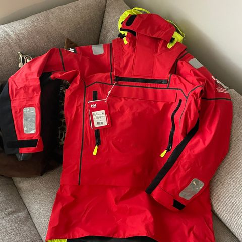 RESERVERT - NY UBRUKT: Veil 14999,- Helly Hansen Ægir Ocean