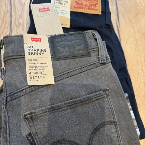 Levis 311 Shaping Skinny