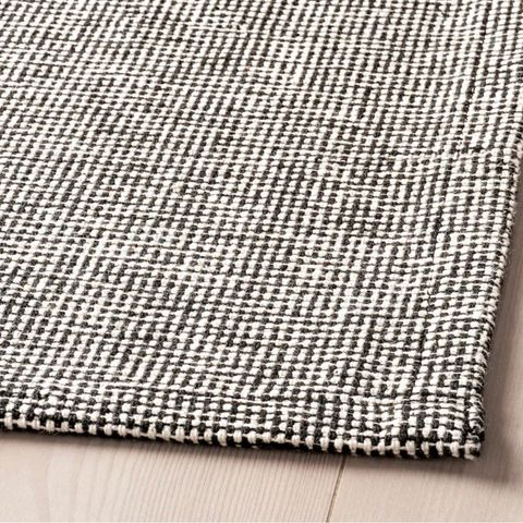 Svart/grått teppe fra IKEA