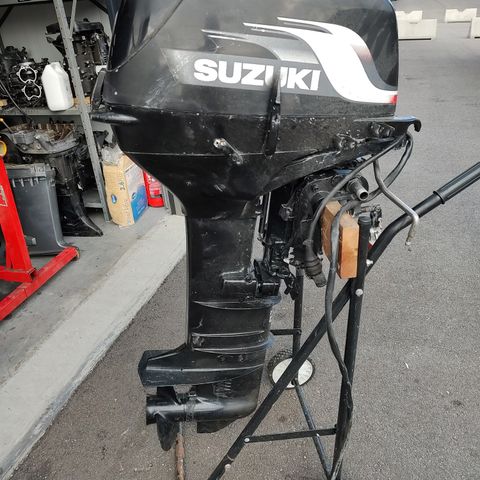 Suzuki 30hk selges i deler, lang stamme, elstart