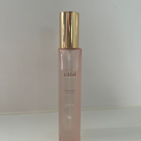 Sophie Elise glød tanning water