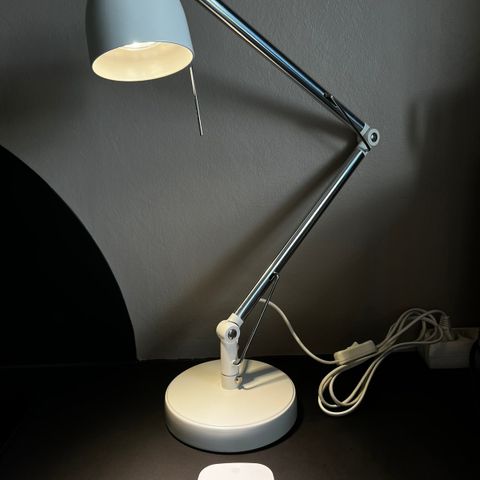 Moderne bordlampe