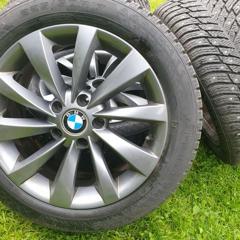BMW 225/50x17 vinterhjul, Nokian dekk 2021, godt mønster!