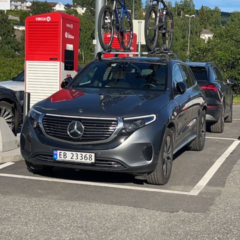 Thule WingBar Edge takstang med eller uten skiboks. Passer Mercedes EQC