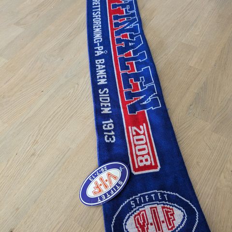 Vålerenga skjerf cupfinalen 2008 med tag/prislapp