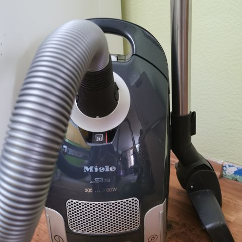 MIELE S4281, 2000W