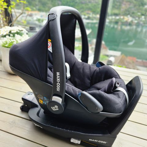 Maxi Cosi Bilstol + Adapter (Base)