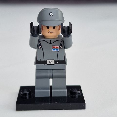 Lego Star Wars sw0582 Imperial Officer (Captain / Commandant / Commander)