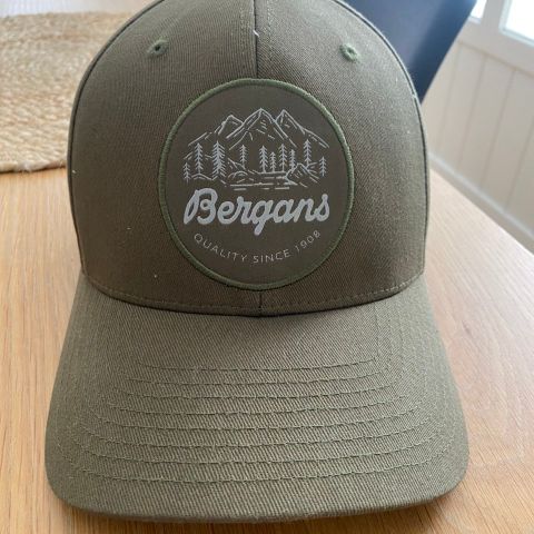 Bergans caps.