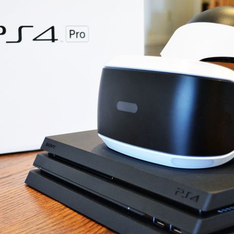 Playstation 4 Pro med 2TB og VR headsett!