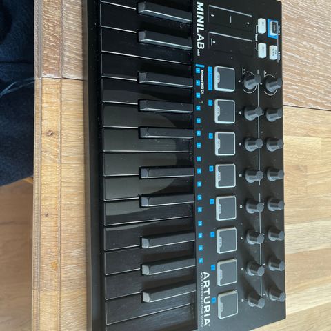 Arturia minilab mk2 svart