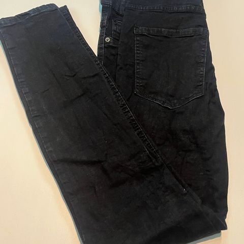 Molly highwaist jeans fra ginatricot str L