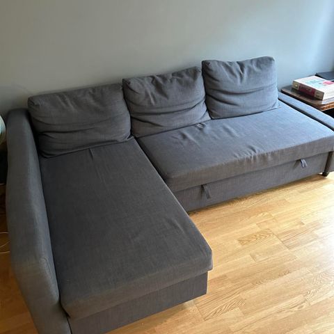 Sove sofa med oppbevaring