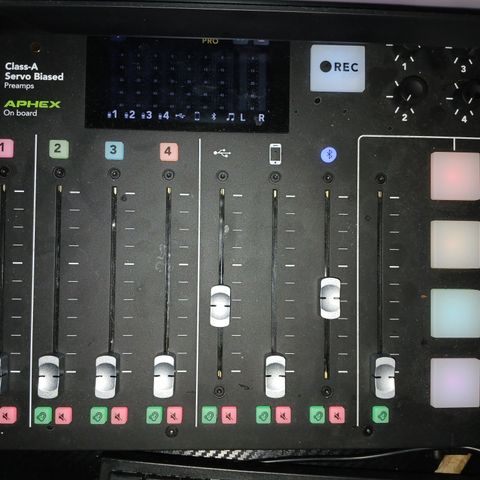 RødeCaster Pro