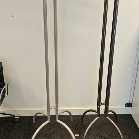Stumtjener Ikea, 2 stk stål og gråmalt.