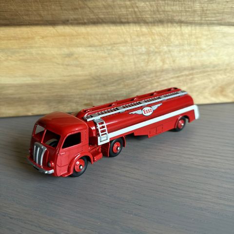 Dinky Toys Esso Tankbil