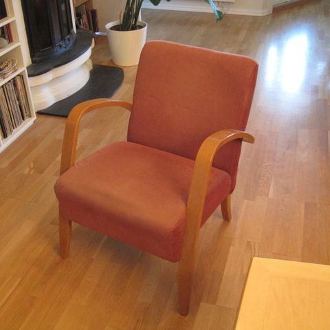 Rød, myk IKEA-lenestol (armchair)