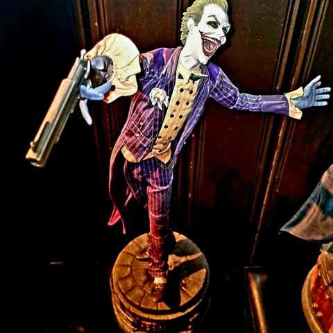 Sideshow Collectibles: Joker Arkham Asylum. Premier Format. Exclusive Edition.