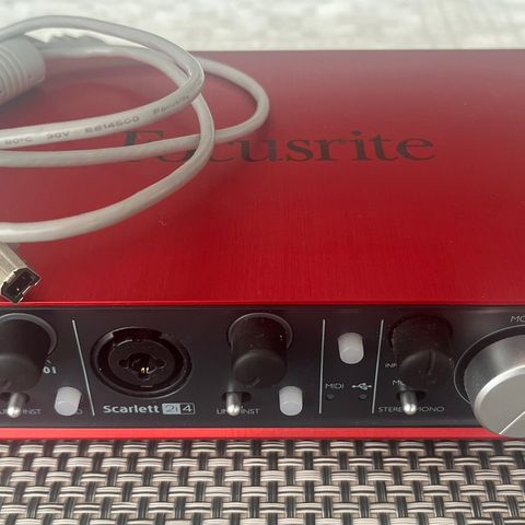 Focusrite Scarlett 2i4