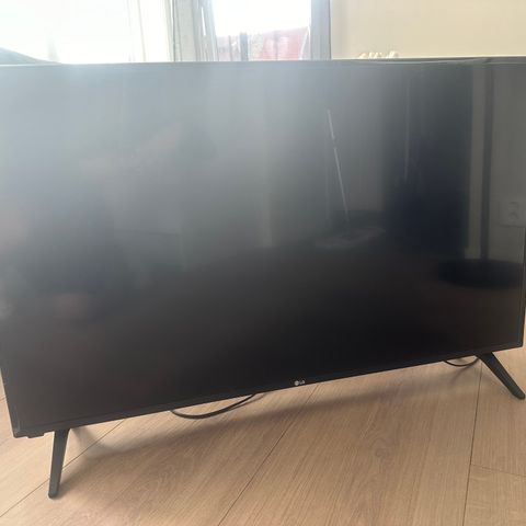 LG 43”