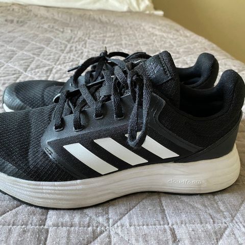 Adidas joggesko str 40