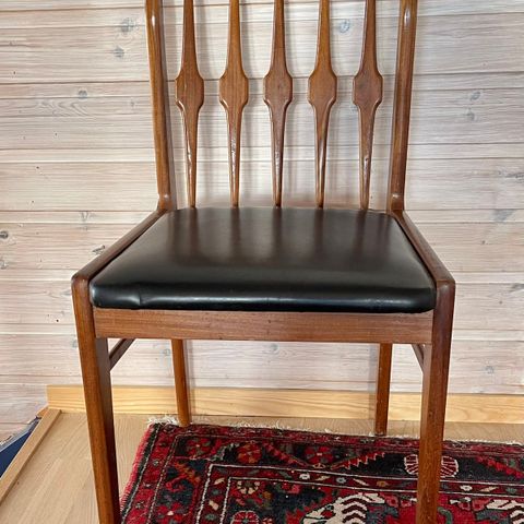 Elegante teakstoler fra 70-tallet. Retro