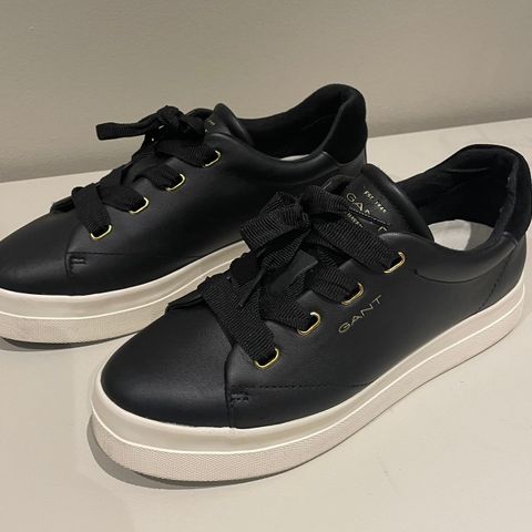 Gant sneakers skinn str. 38