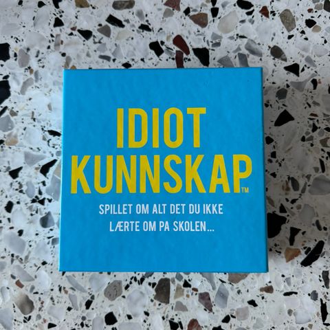 Idiot kunnskap - brettspill