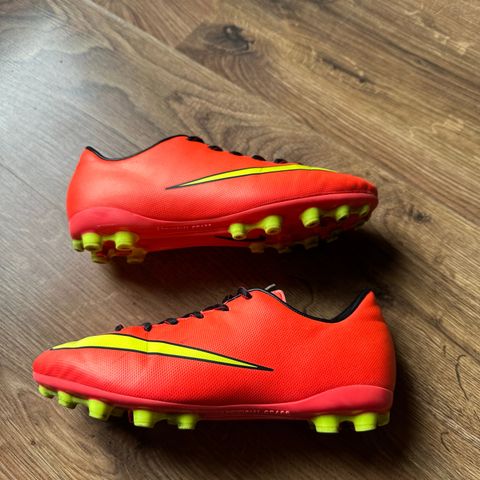 Nike MERCURIAL fotballsko, str. 35.5