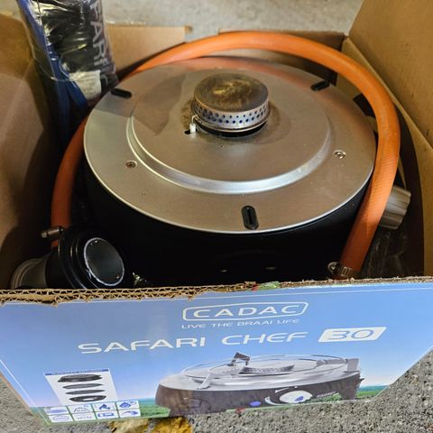 Cadac Safari Chef 30 Gassgrill med Gassregulator.