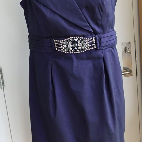 Dame kjole, kanadisk merke Bellissima  kanadisk størrelse 12 (40/42)