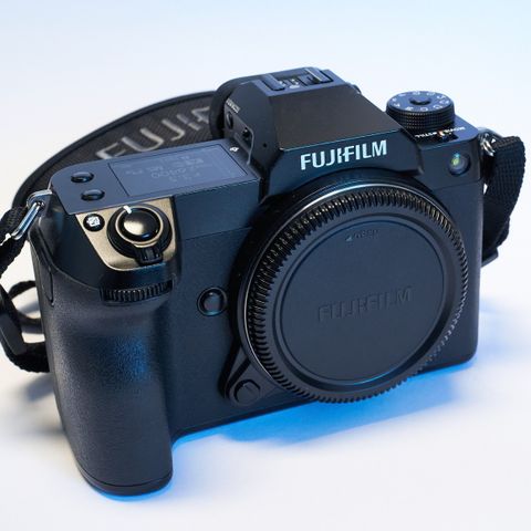 Fujifilm GFX 100s kamera selges