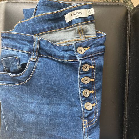 Jeans fra B-young