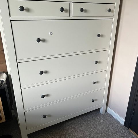 Hemnes kommode selges