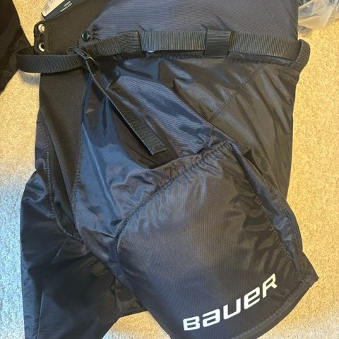 Bauer NSX Ishockey bukse (størrelse 7-9 år) *Selges billig*