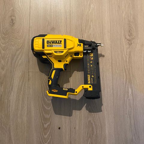 dewalt dcn680