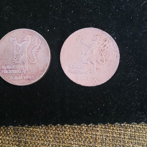 To minnemynter i sølv. Selges samlet