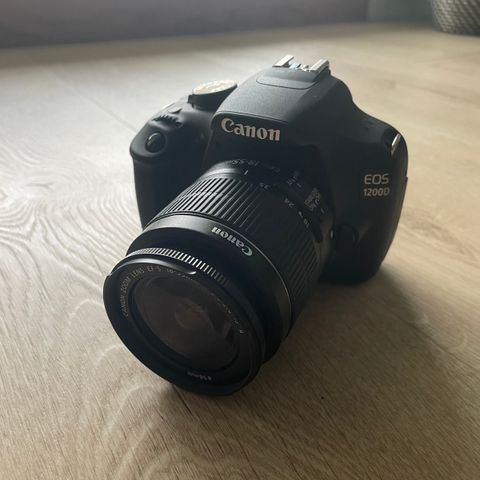 Canon EOS 1200D