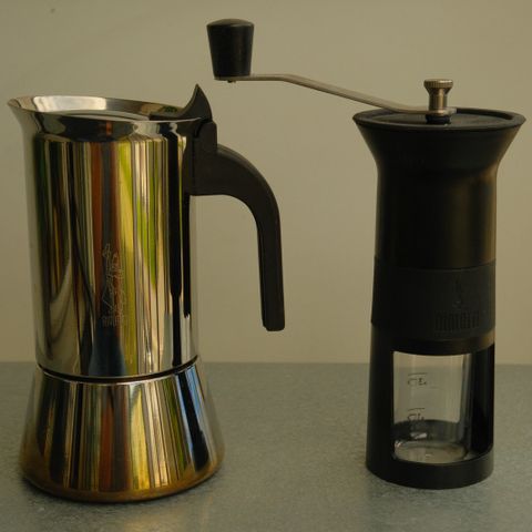 Bialetti Venus 6 kopper + Bialetti kaffekvern selges samlet