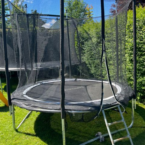 Pinepeak trampoline Ø240