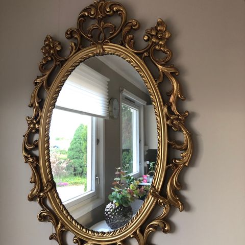 Flott rokokko/barokk speil selges