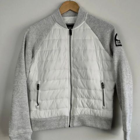 «SUPERDRY» BOMBER JAKKE STR. M