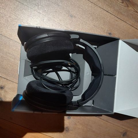 Pent brukte Sennheiser HD660S2 selges